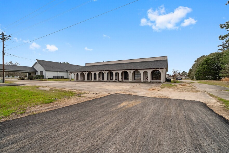 More Photos Of 6738 US Highway 190 E, Livingston Convenience Store For Sale