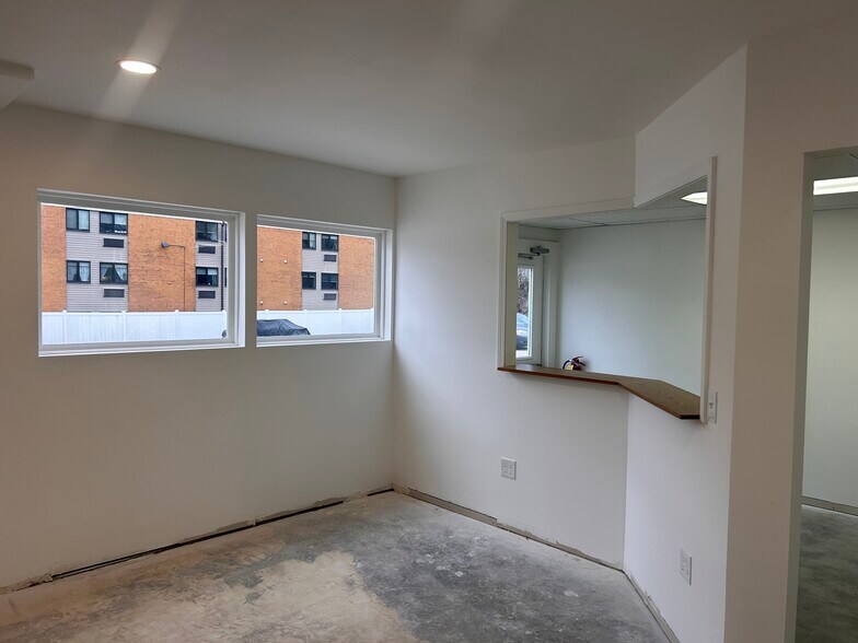 More Photos Of 204 W Pitman St, O'Fallon Office For Lease