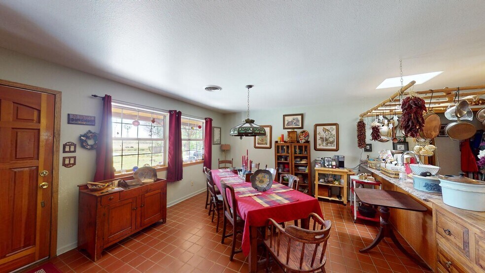 More Photos Of 1804 E College Blvd, Roswell General Retail For Sale