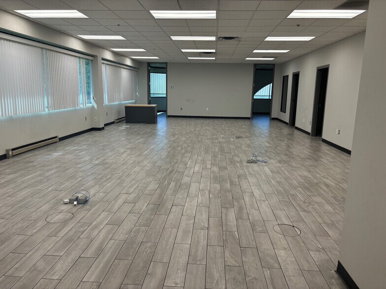 More Photos Of 1 Hawk Ct, Swedesboro Distribution For Lease