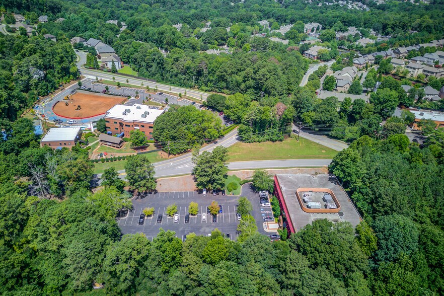 More Photos Of 9755 Dogwood Rd, Roswell Office For Lease