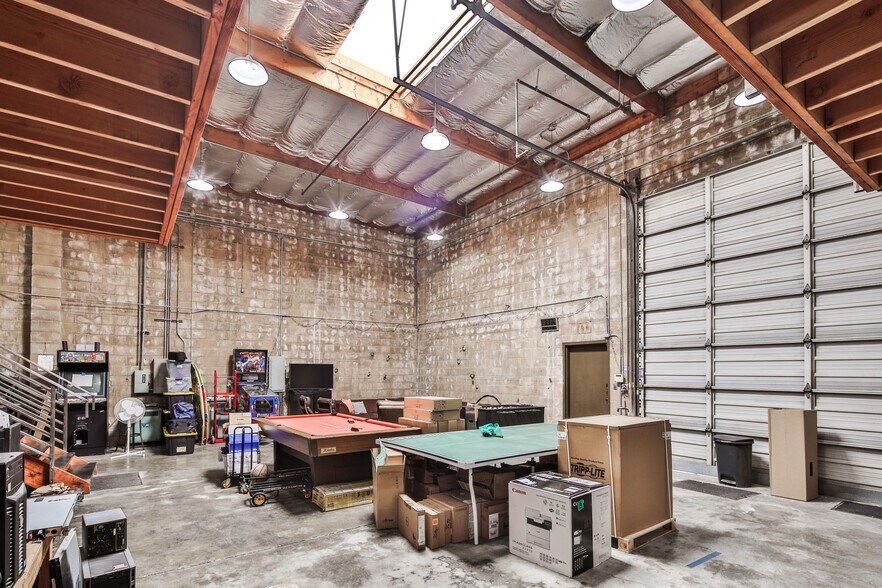 More Photos Of 3720 Skypark Dr, Torrance Research And Development For Lease