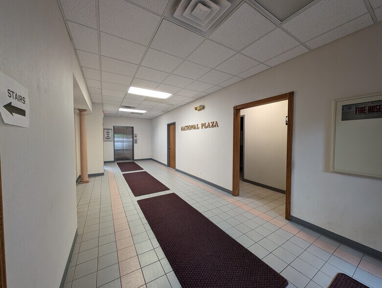 More Photos Of 401 S Earl Ave, Lafayette Office For Lease