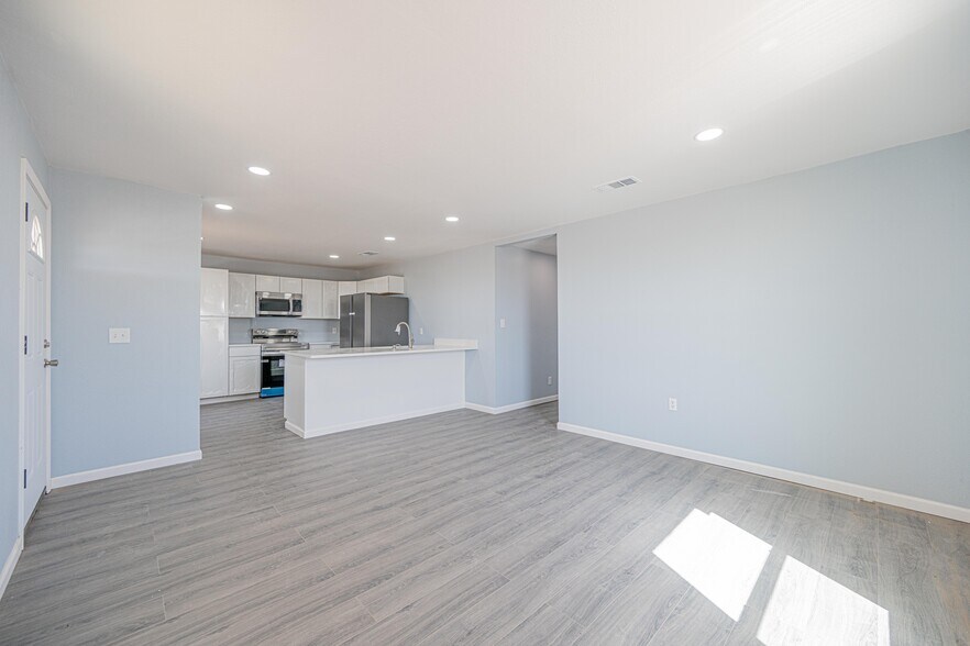 More Photos Of 241 Bass St, Odessa Land For Sale