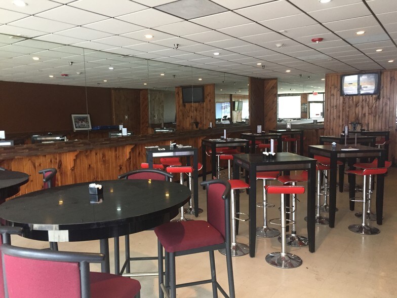 More Photos Of 3S071 State Route 59, Warrenville Restaurant For Lease