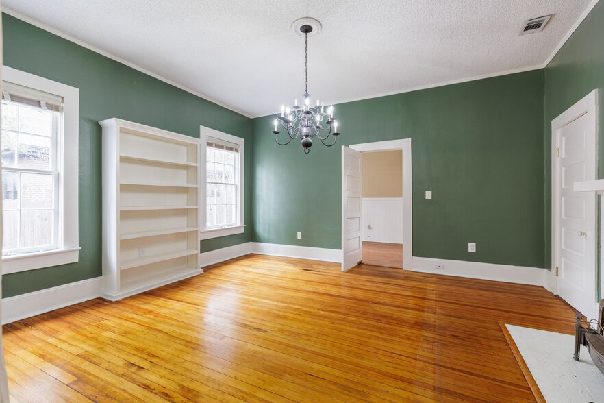 More Photos Of 106 E North St, Valdosta Office For Lease