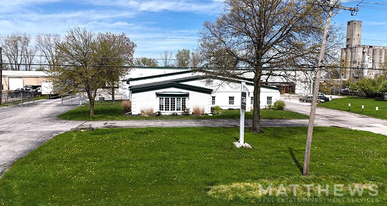 More Photos Of 5056 Angola Rd, Toledo Manufacturing For Lease