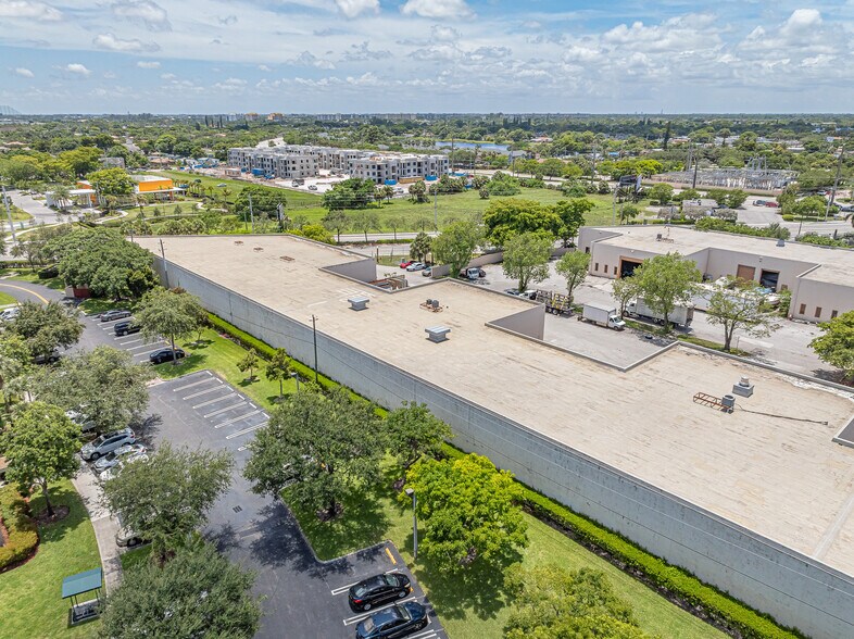 More Photos Of 1959 Dr Martin Luther King Jr Blvd, Pompano Beach Warehouse For Lease