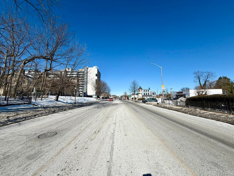 More Photos Of 5209 York Rd, Baltimore Office For Sale