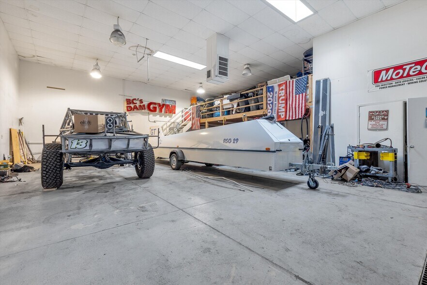 More Photos Of 674 Wells Rd, Boulder City Warehouse For Sale