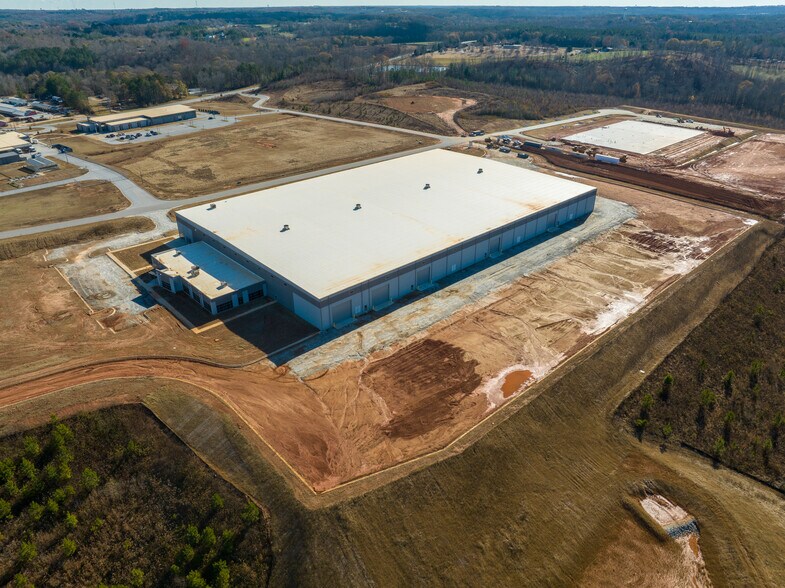 More Photos Of 444 Oconee Business Pky, Westminster Manufacturing For Lease