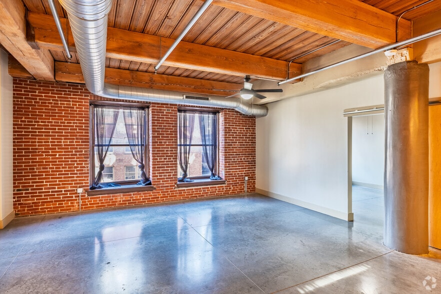 More Photos Of 1209 Washington Ave, Saint Louis Apartments For Lease