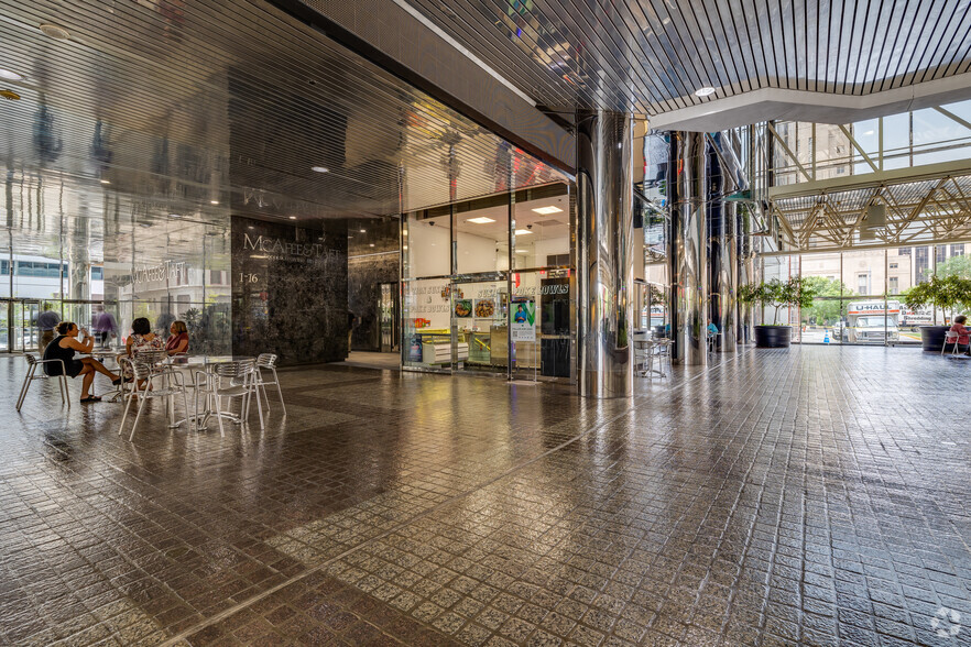 More Photos Of 211 N Robinson Ave, Oklahoma City Office For Lease