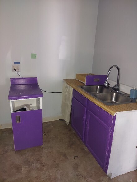 More Photos Of 640 Merrimon Ave, Asheville Unknown For Lease