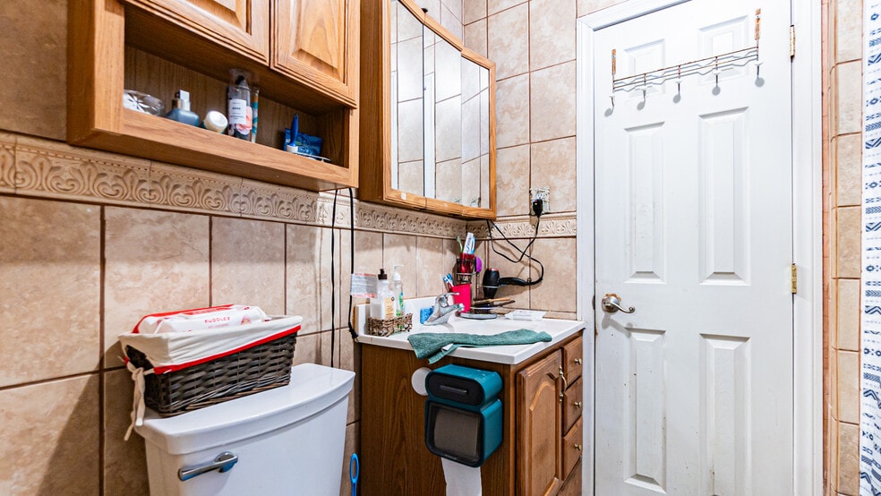 More Photos Of 4656 Floral Dr, Los Angeles Industrial For Sale