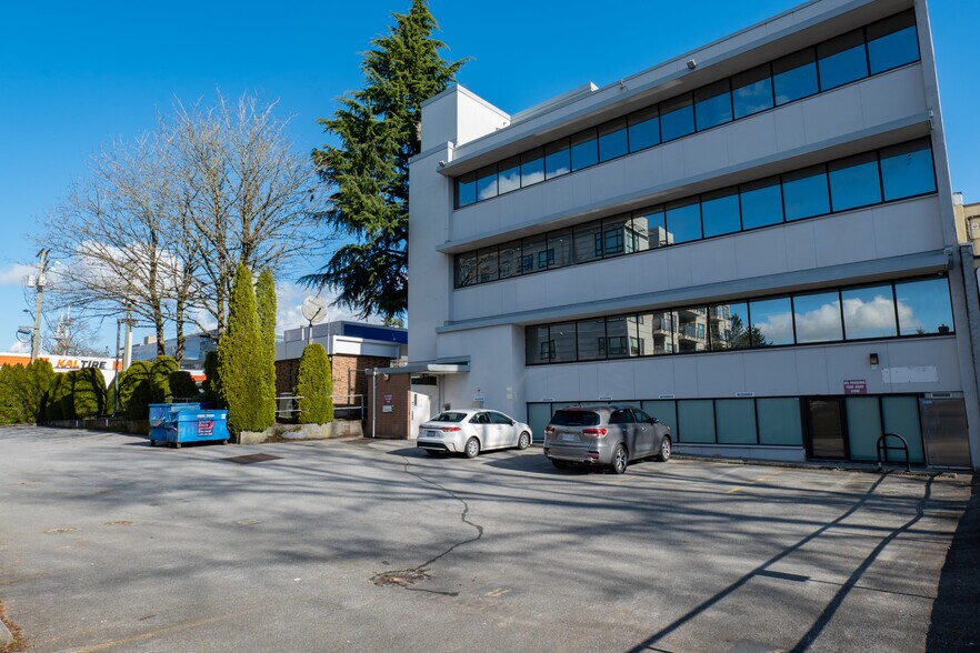 More Photos Of 422 6th St, New Westminster Loft Creative Space For Lease