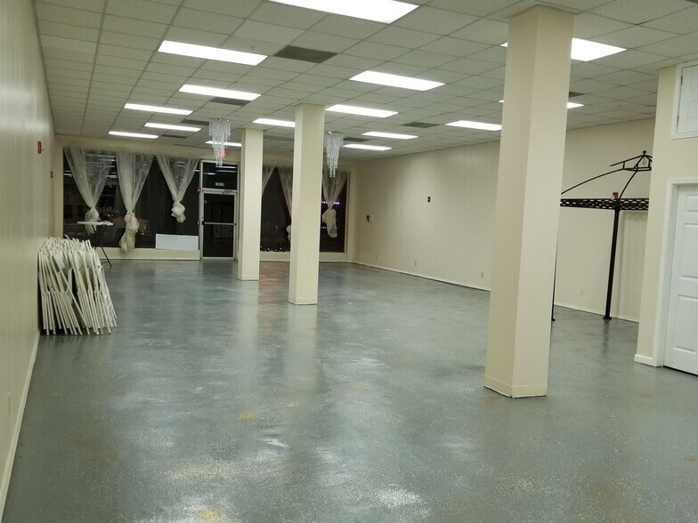 More Photos Of 6972 Main St, Lithonia Storefront For Sale
