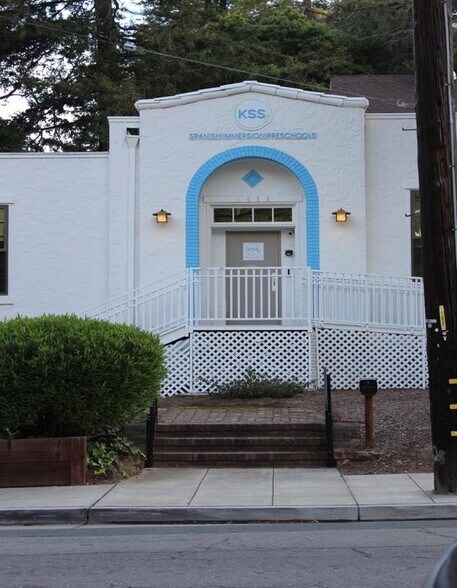 More Photos Of 1650 Mountain Blvd, Oakland Lodge Meeting Hall For Sale