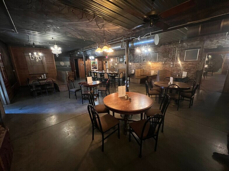 More Photos Of 519 N Elm St, Muncie Restaurant For Sale