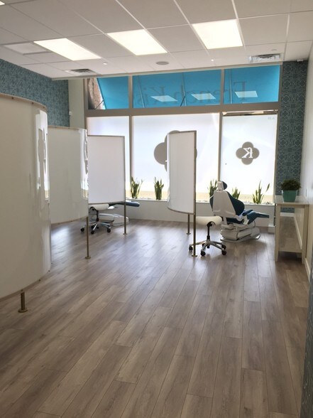 More Photos Of 17401-17405 Ventura Blvd, Encino General Retail For Lease
