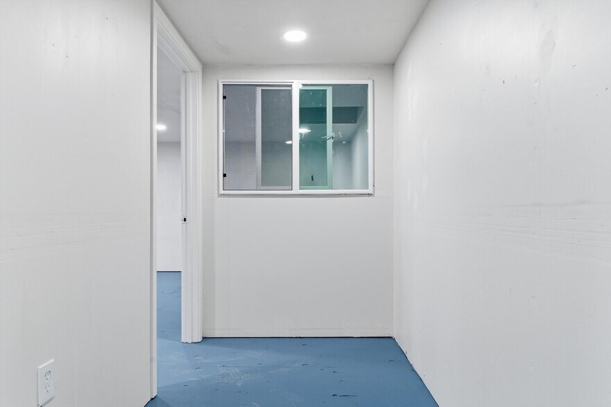 More Photos Of 9550 Main St, Penngrove Showroom For Sale