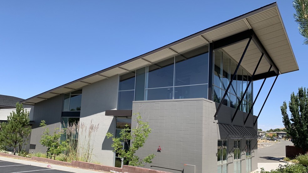 More Photos Of 4960 Vista Blvd, Sparks Storefront Retail Office For Lease