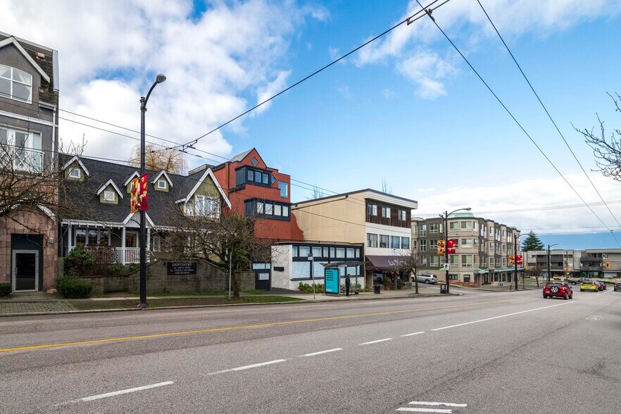 More Photos Of 3335 Dunbar St, Vancouver Freestanding For Sale