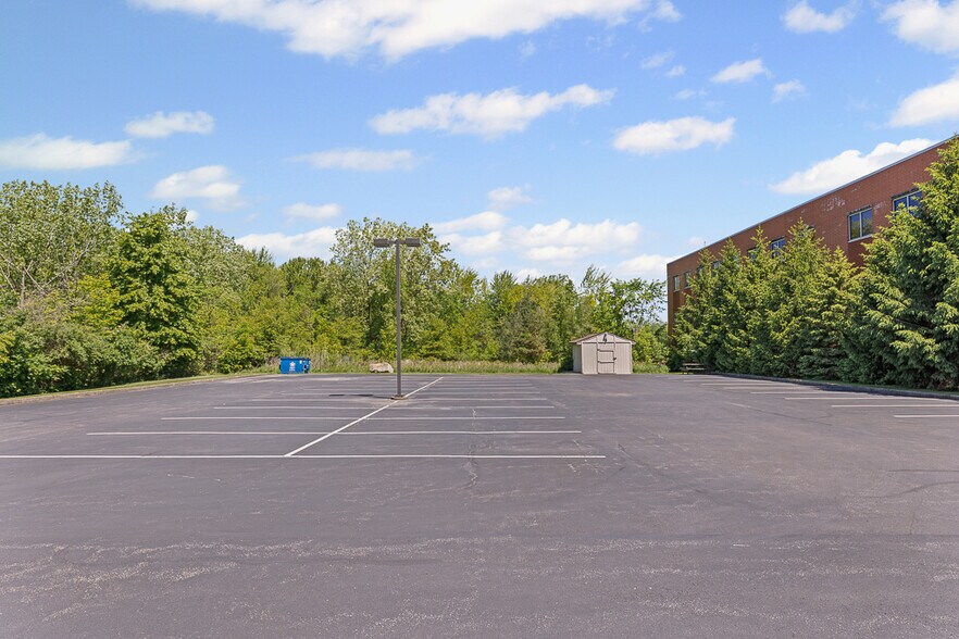 More Photos Of 18820 Bagley Rd, Middleburg Heights Office For Sale