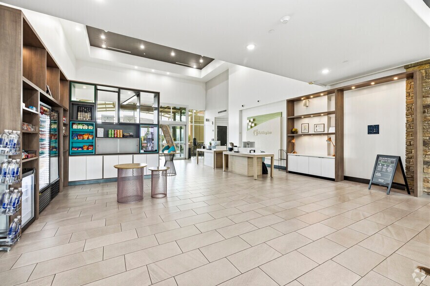 More Photos Of 300 E Central Texas Expy, Killeen Hotel For Sale