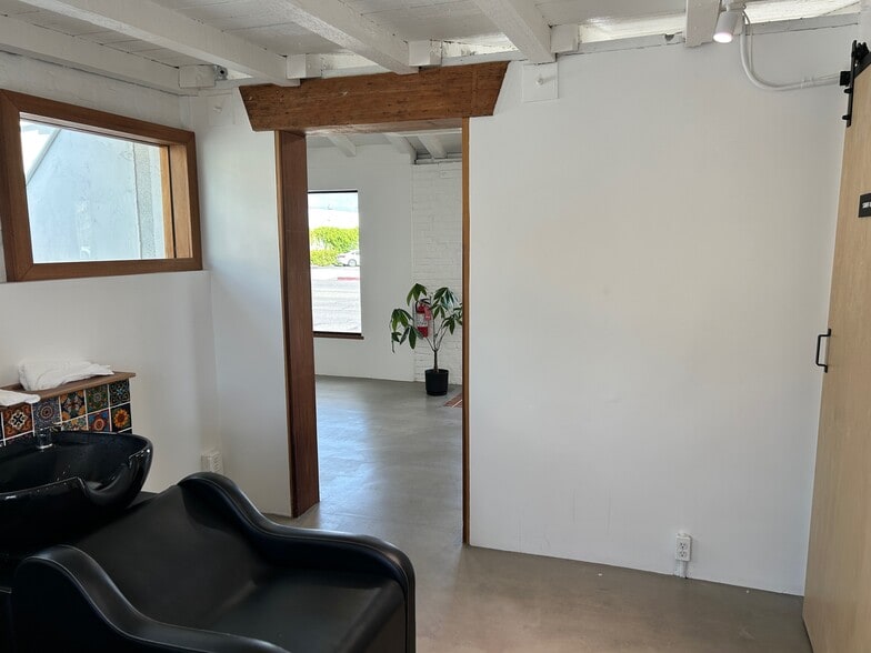 More Photos Of 327 S San Gabriel Blvd, San Gabriel General Retail For Sale