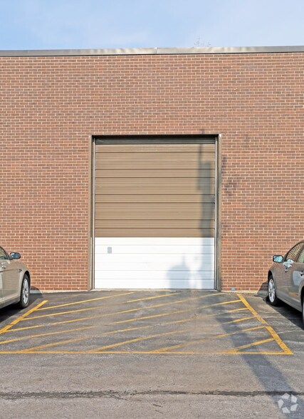 More Photos Of 435 W Fullerton Ave, Elmhurst Light Manufacturing For Sale