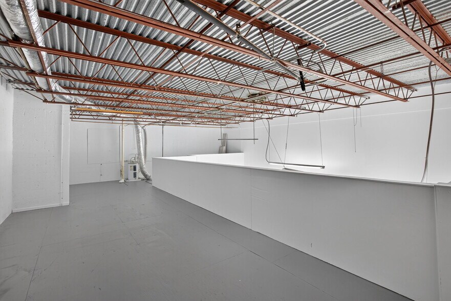 More Photos Of 4700-4712 NE 11th Ave, Oakland Park Warehouse For Lease