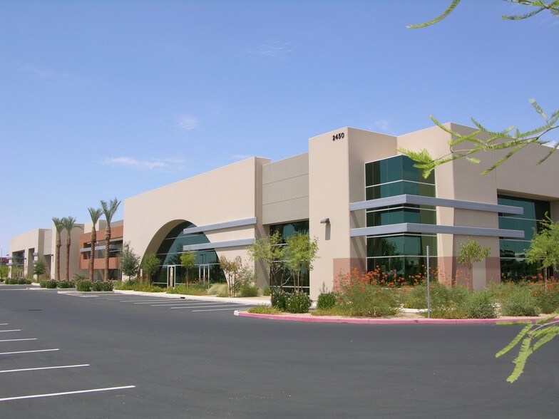 More Photos Of 2440 E Germann Rd, Chandler Showroom For Lease