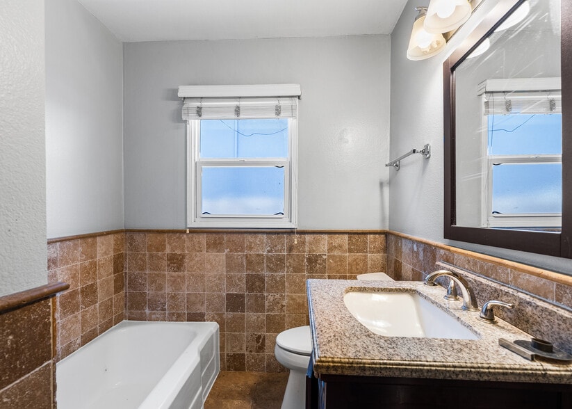 More Photos Of 417 N Citrus St, Orange Multifamily For Sale