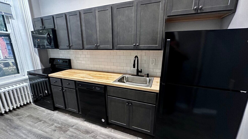 More Photos Of 123 N 2nd St, Easton Apartments For Sale