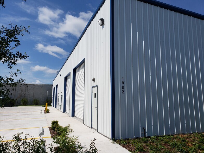 More Photos Of 1900 Monte Carlo Trl, Orlando Unknown For Lease
