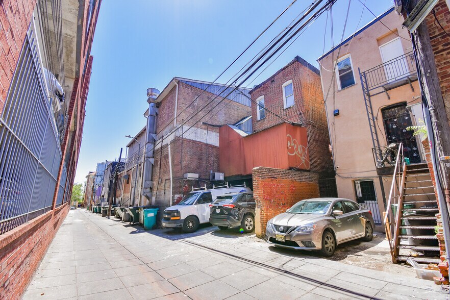 More Photos Of 2337 18th St NW, Washington Storefront Retail Residential For Lease