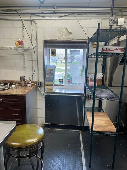 More Photos Of 811 W Findlay St, Carey Restaurant For Sale