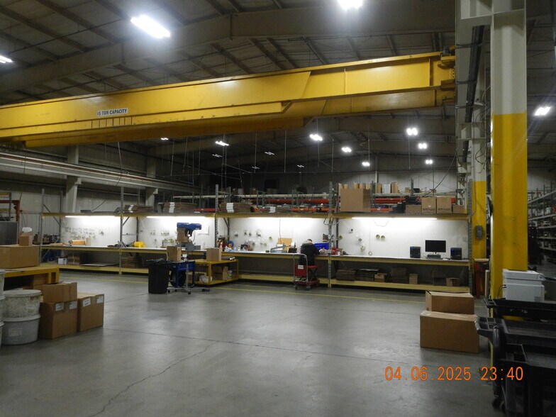 More Photos Of 2111 W Thompson Rd, Fenton Warehouse For Lease
