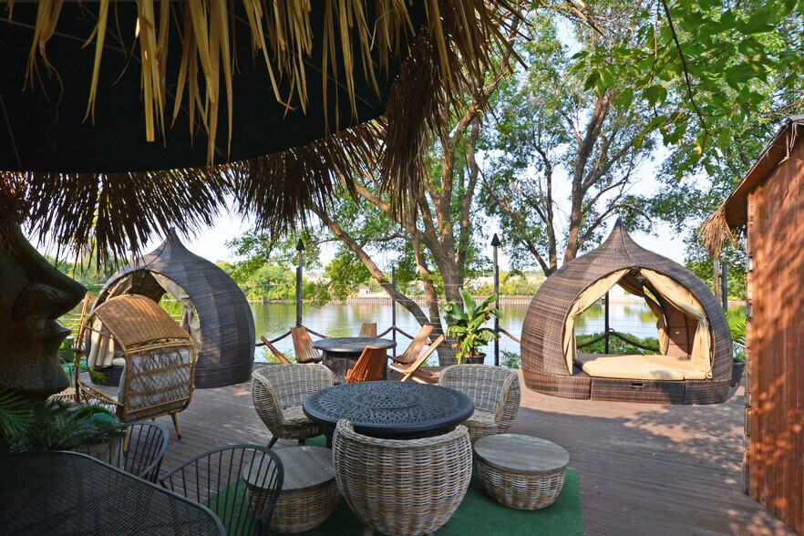 More Photos Of 1900 & 1924 Marshall St NE, Minneapolis Restaurant For Lease