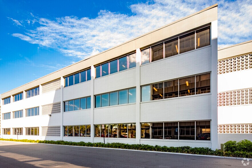 More Photos Of 1311 N Westshore Blvd, Tampa Office For Lease