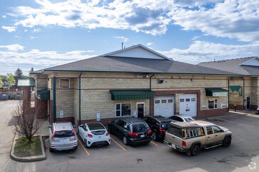 More Photos Of 4655 54th Ave NE, Calgary Warehouse For Sale