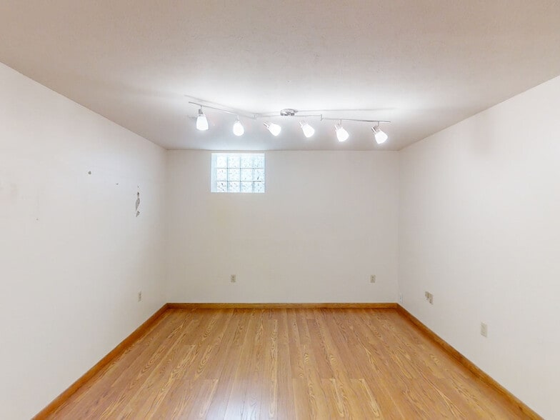 More Photos Of 4546 W Ridge Road, Erie Office For Sale