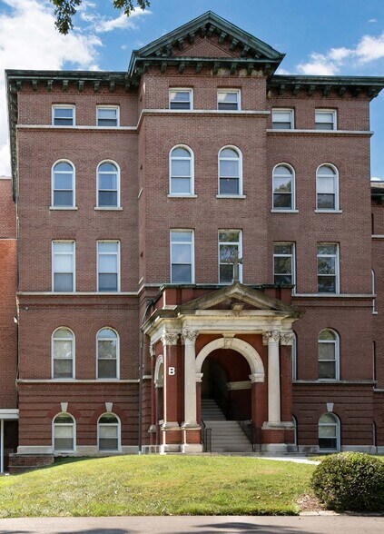 More Photos Of 320 E Ripa Ave, Lemay Schools For Sale