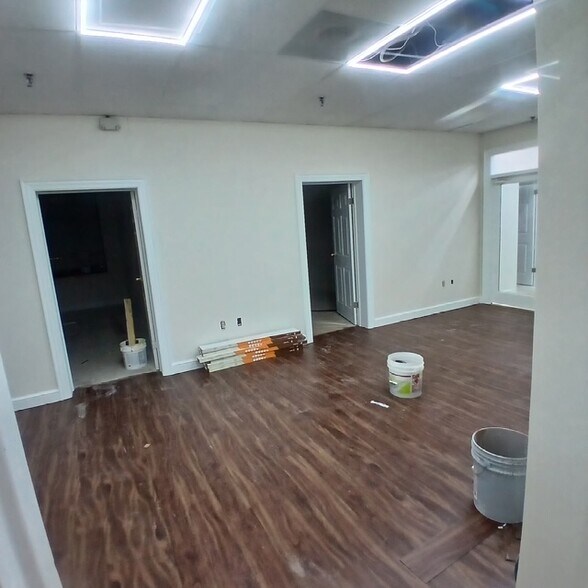 More Photos Of 201 W Market St, Kingsport Office For Sale