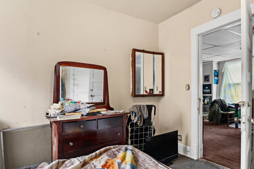 More Photos Of 2118 Atwood Ave, Madison Storefront For Sale