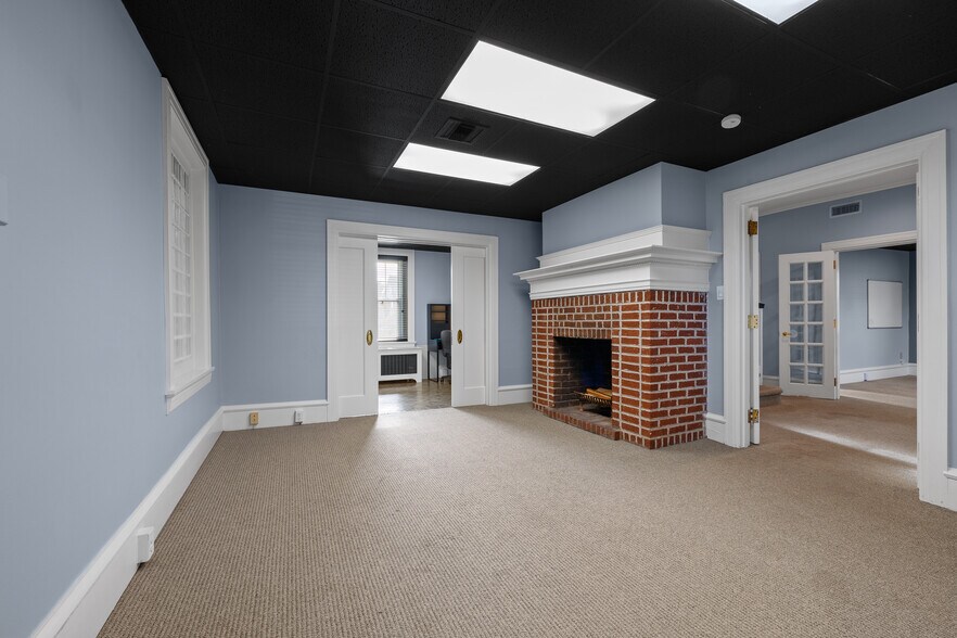 More Photos Of 184 W Main St, Trappe Office For Sale