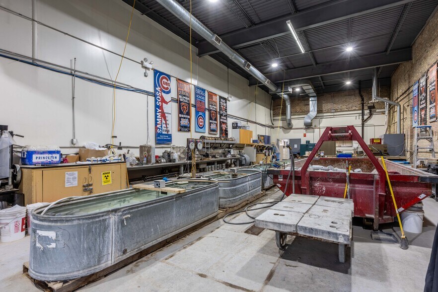 More Photos Of 2945 W Harrison St, Chicago Office For Sale