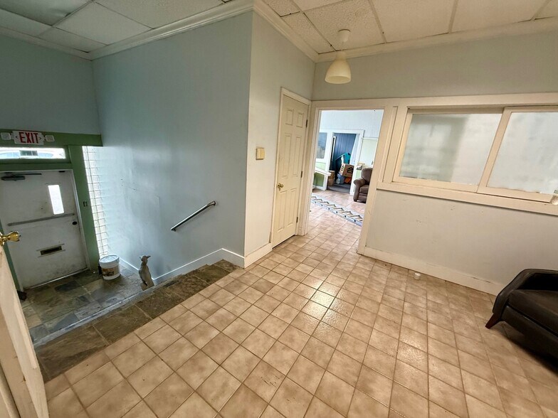 More Photos Of 825 Rozelle St, Memphis Warehouse For Sale