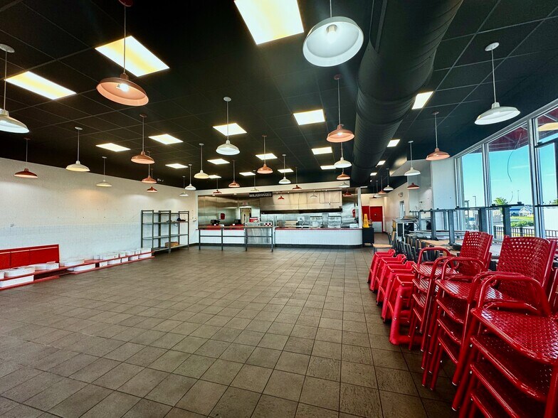 More Photos Of 5015 Hinkleville Rd, Paducah Restaurant For Lease